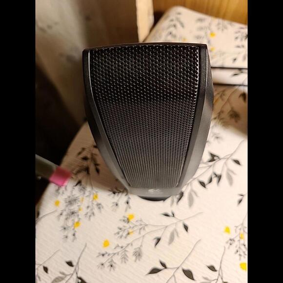 LOGITECH S120 Model S-00026 Powered Multimedia Speakers PN 880-000065 - Picture 8 of 9